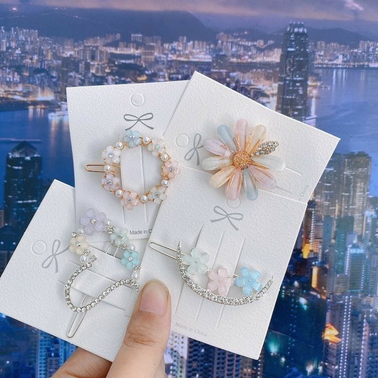 Modern women Hair Clips & Hair Pins