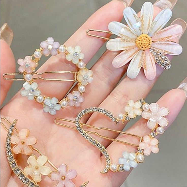 Modern women Hair Clips & Hair Pins